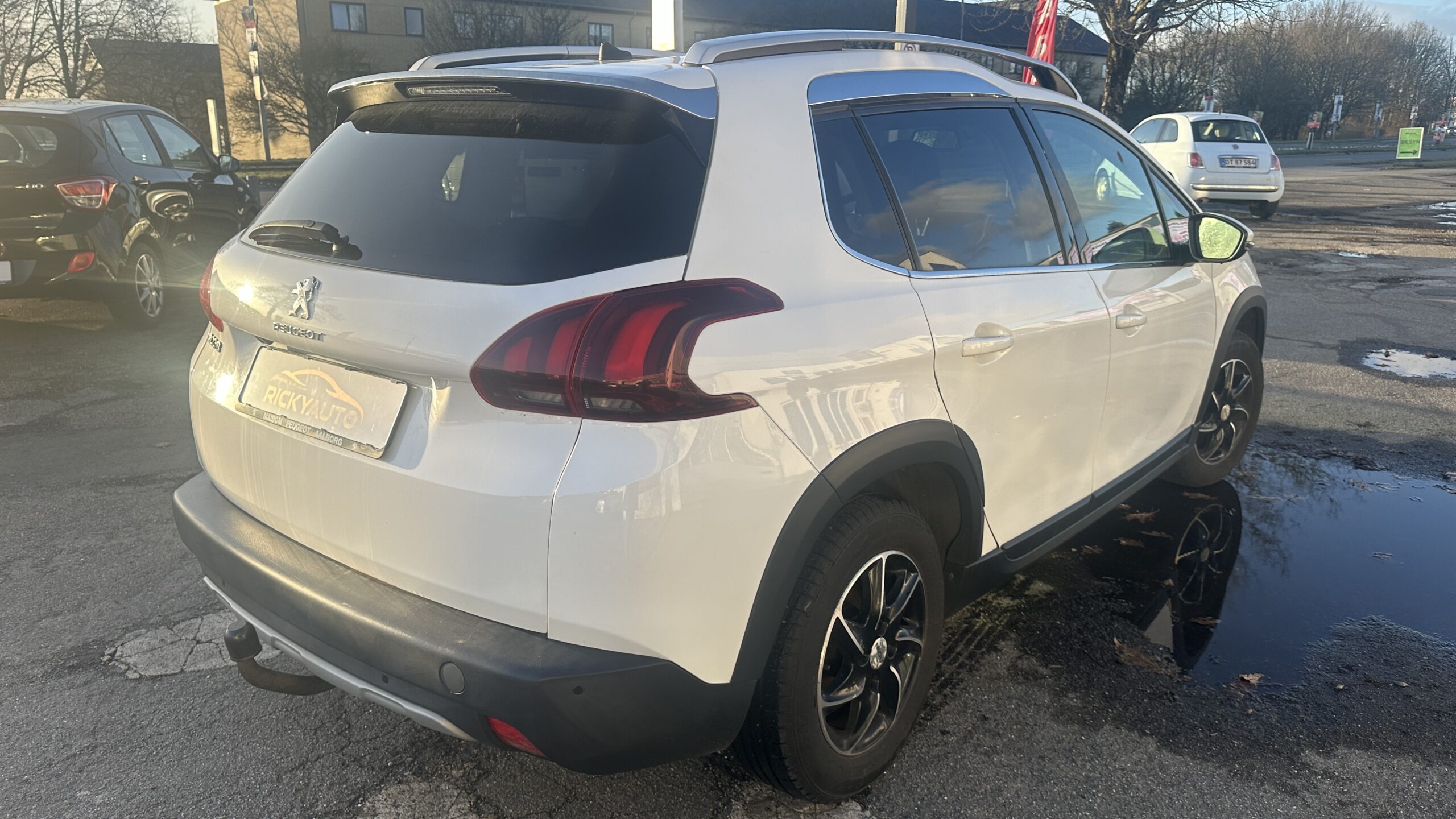 
								Peugeot 2008 1,6 BlueHDi full									