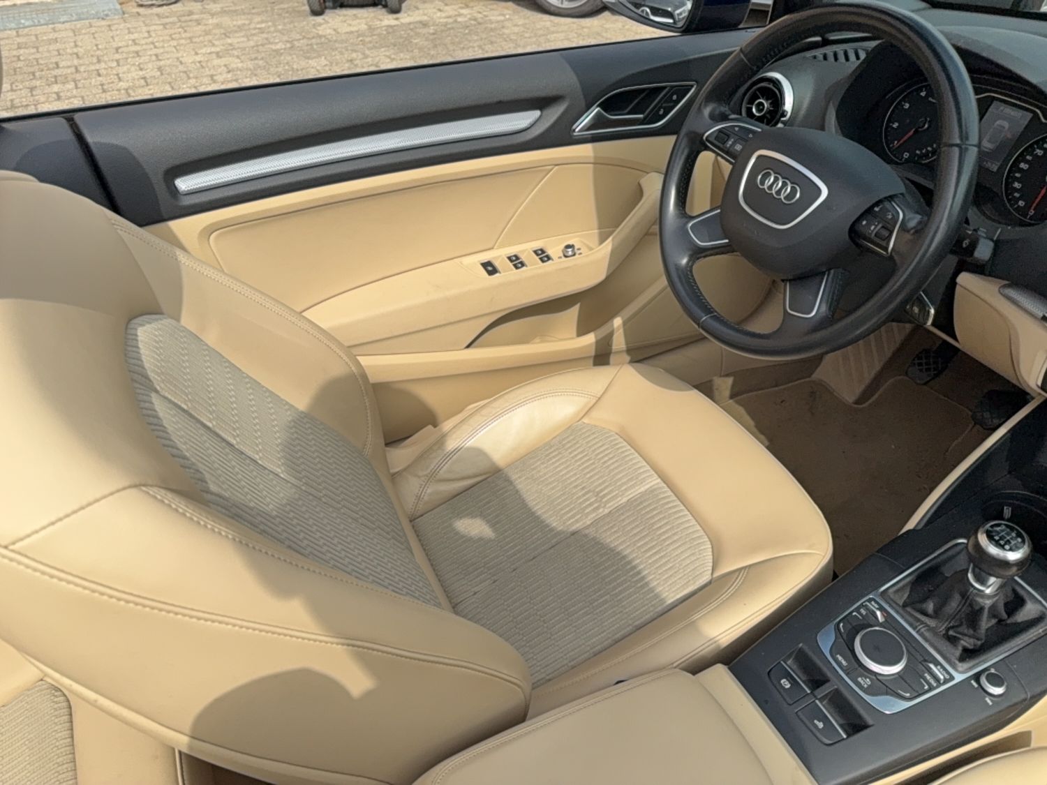 
								Audi A3 Cabriolet Attraction full									