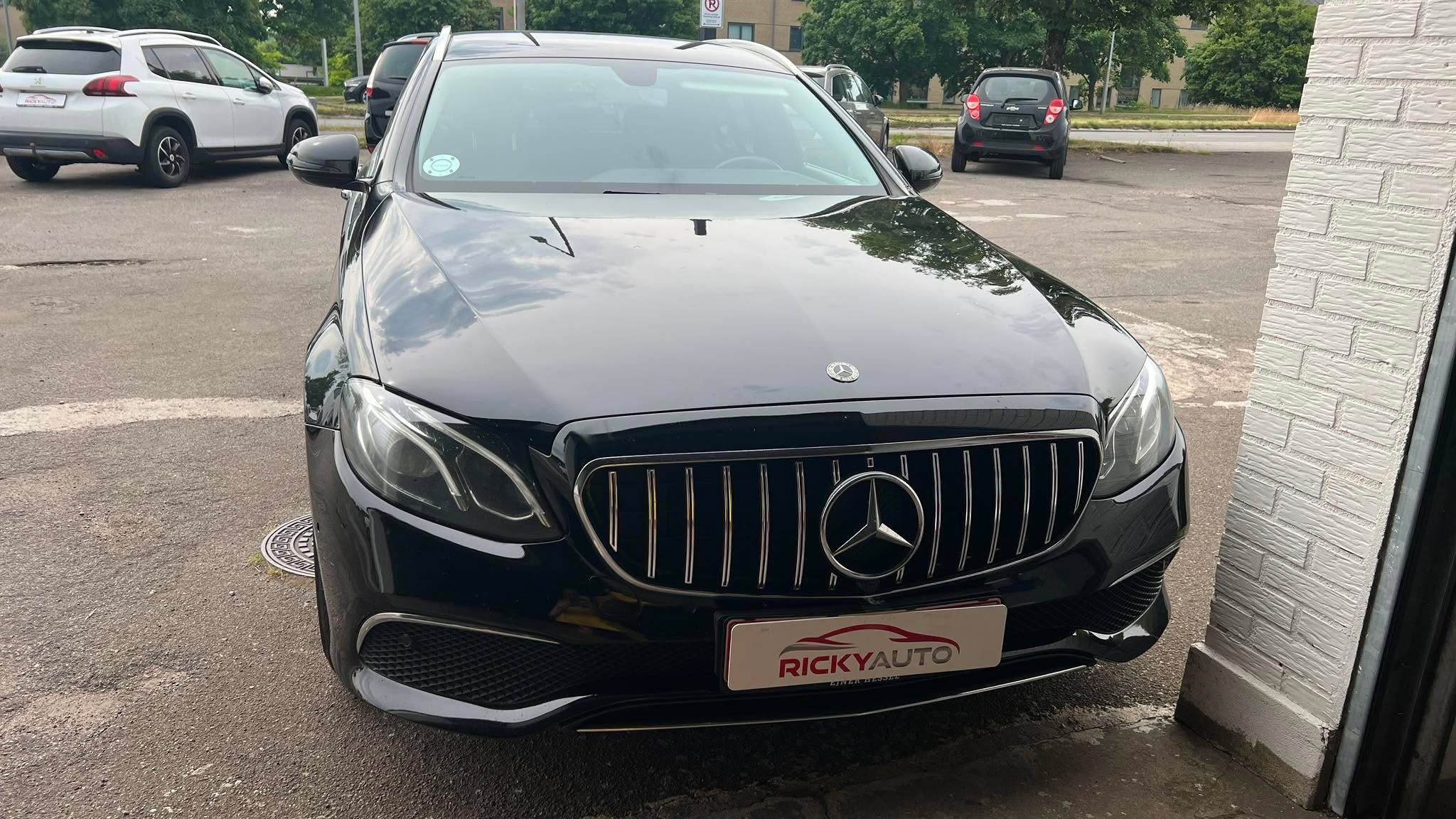 
										Mercedes E220d Stationcar 9G-TRONIC full									