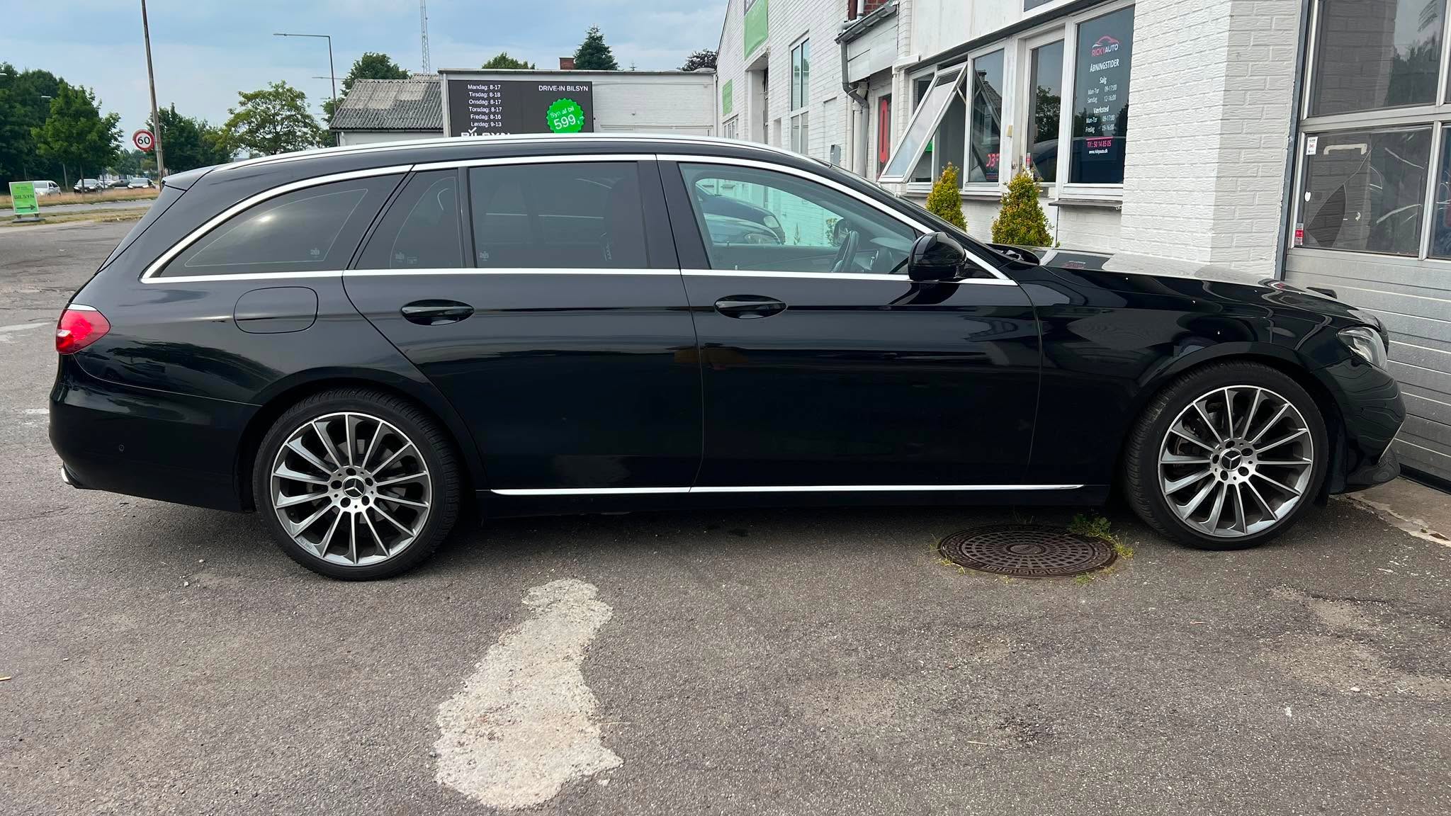 
										Mercedes E220d Stationcar 9G-TRONIC full									