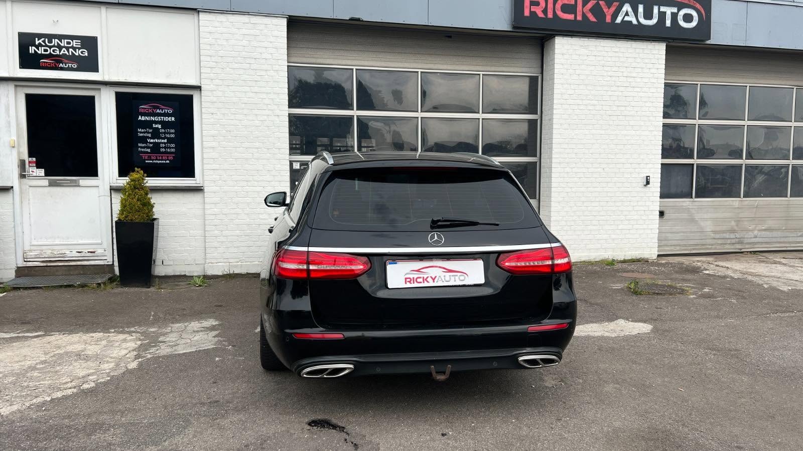 
										Mercedes E220d Stationcar 9G-TRONIC full									