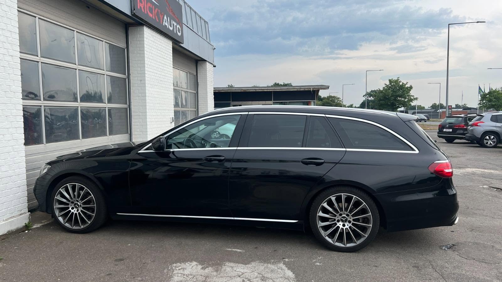 
										Mercedes E220d Stationcar 9G-TRONIC full									