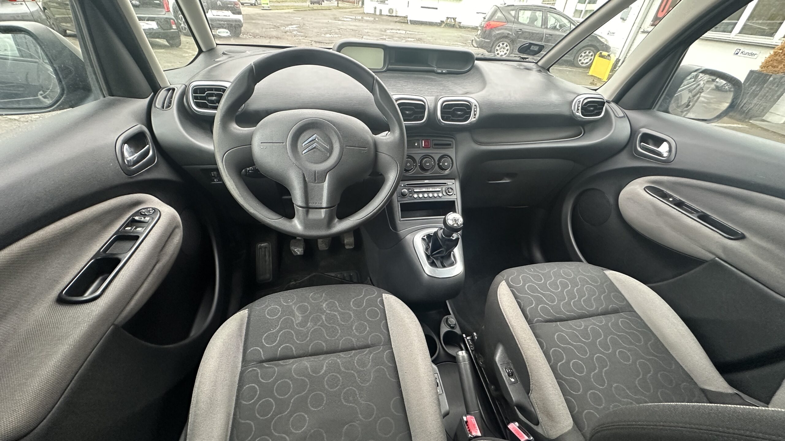 
								Citroën C3 Picasso full									