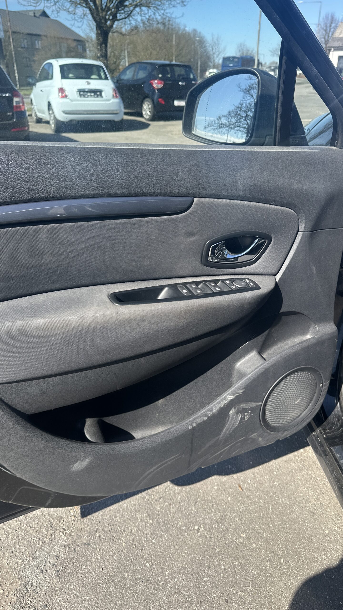 
								Renault Grand Scenic III 1,5 dCi EDC 7prs full									