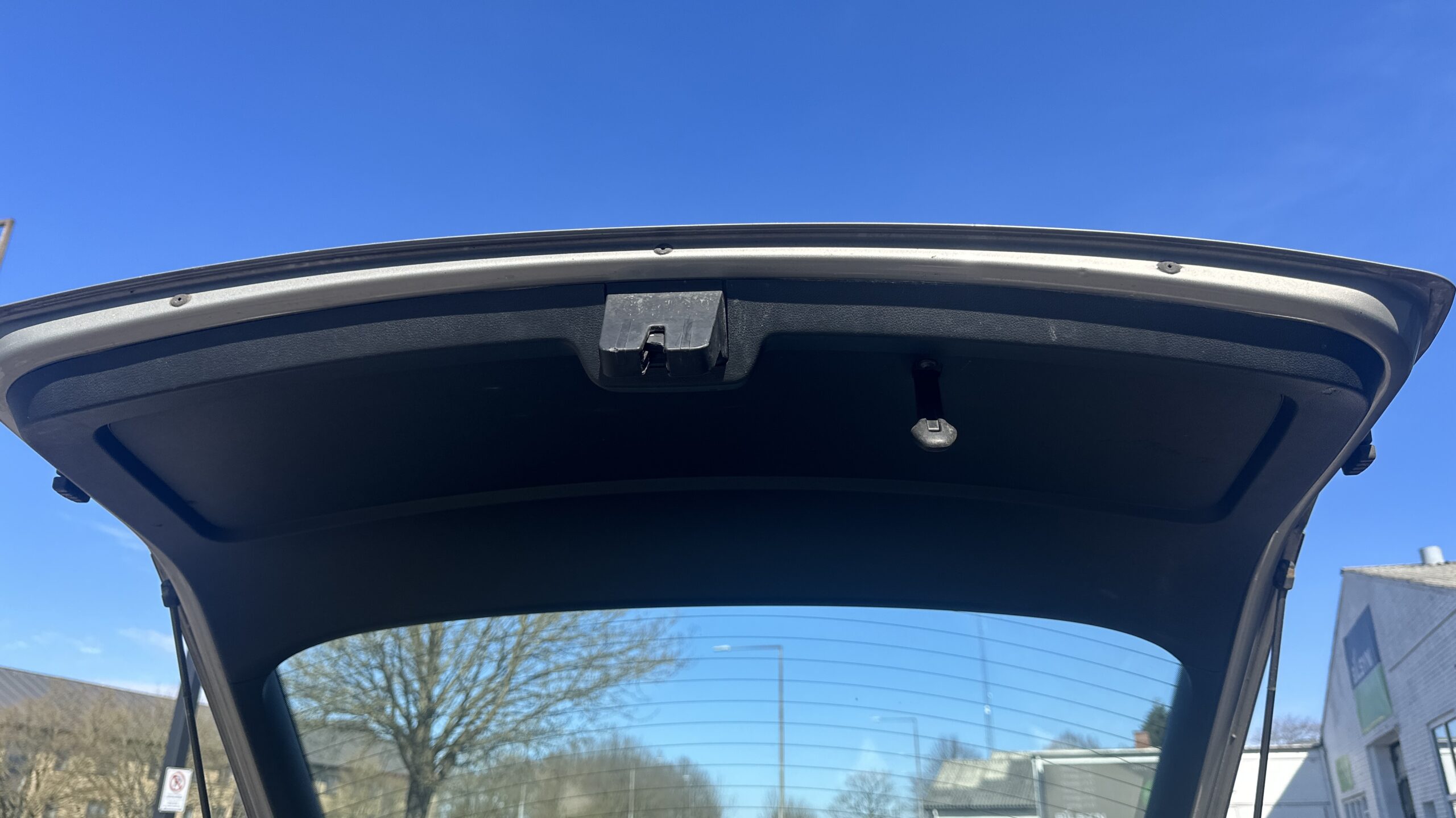 
								Skoda Octavia 1,6 TDi DSG full									