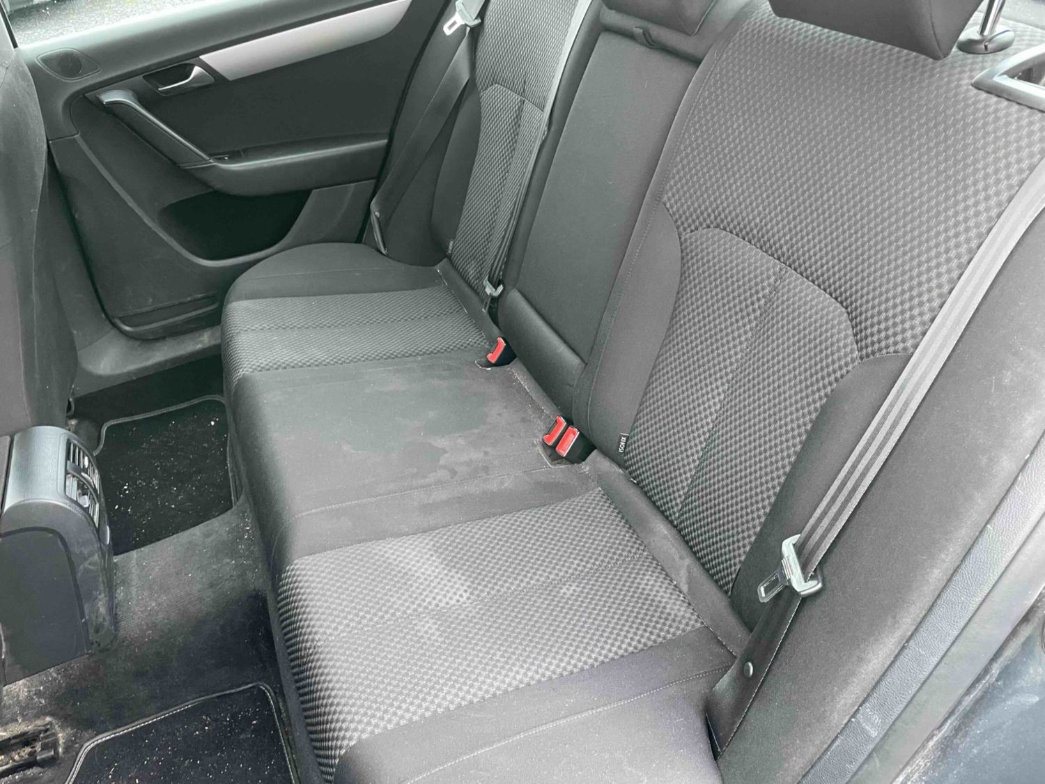 
								Volkswagen Passat full									