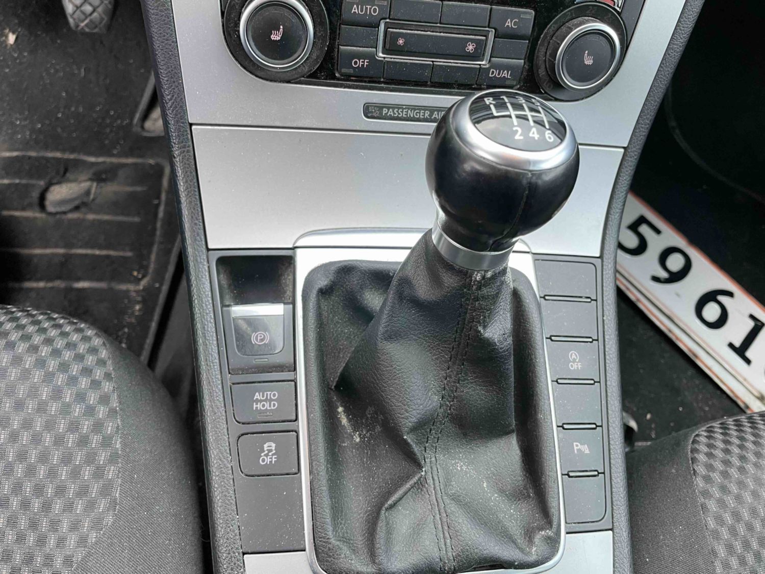 
								Volkswagen Passat full									