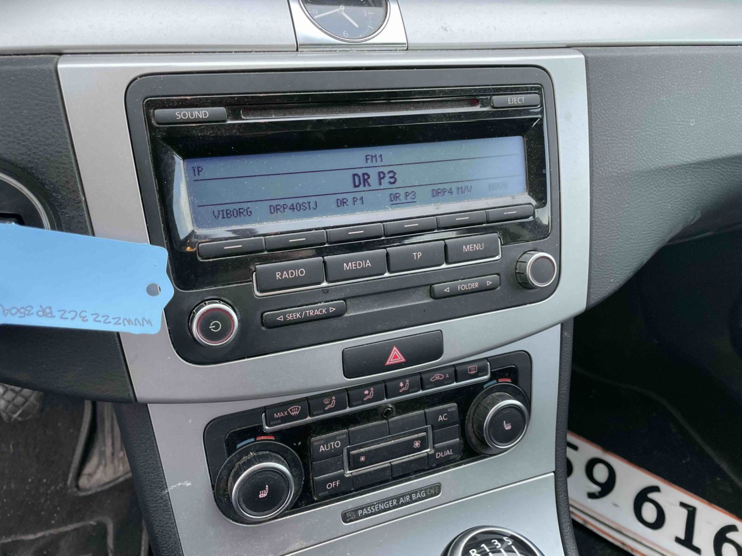 
								Volkswagen Passat full									