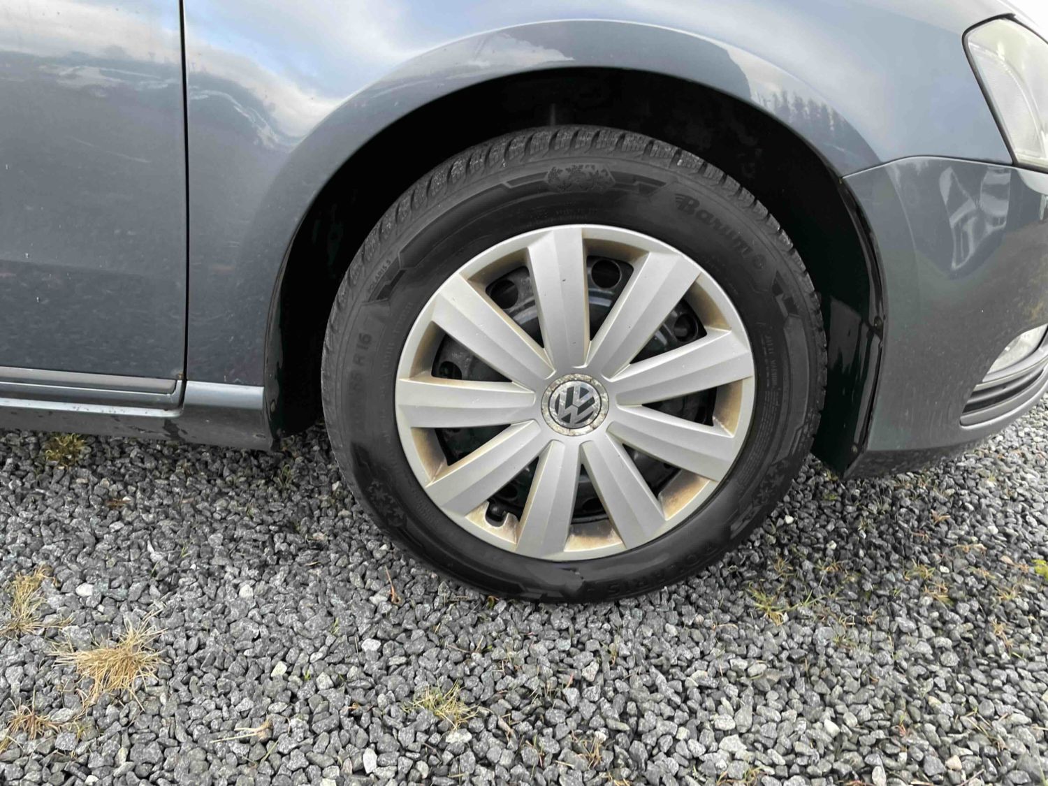 
								Volkswagen Passat full									