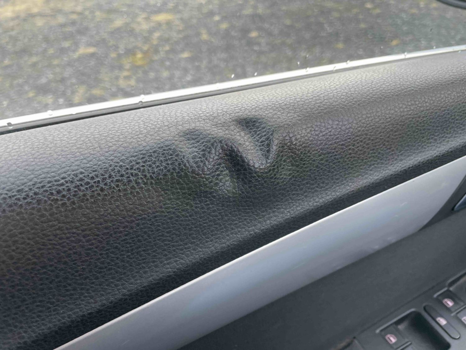 
								Volkswagen Passat full									