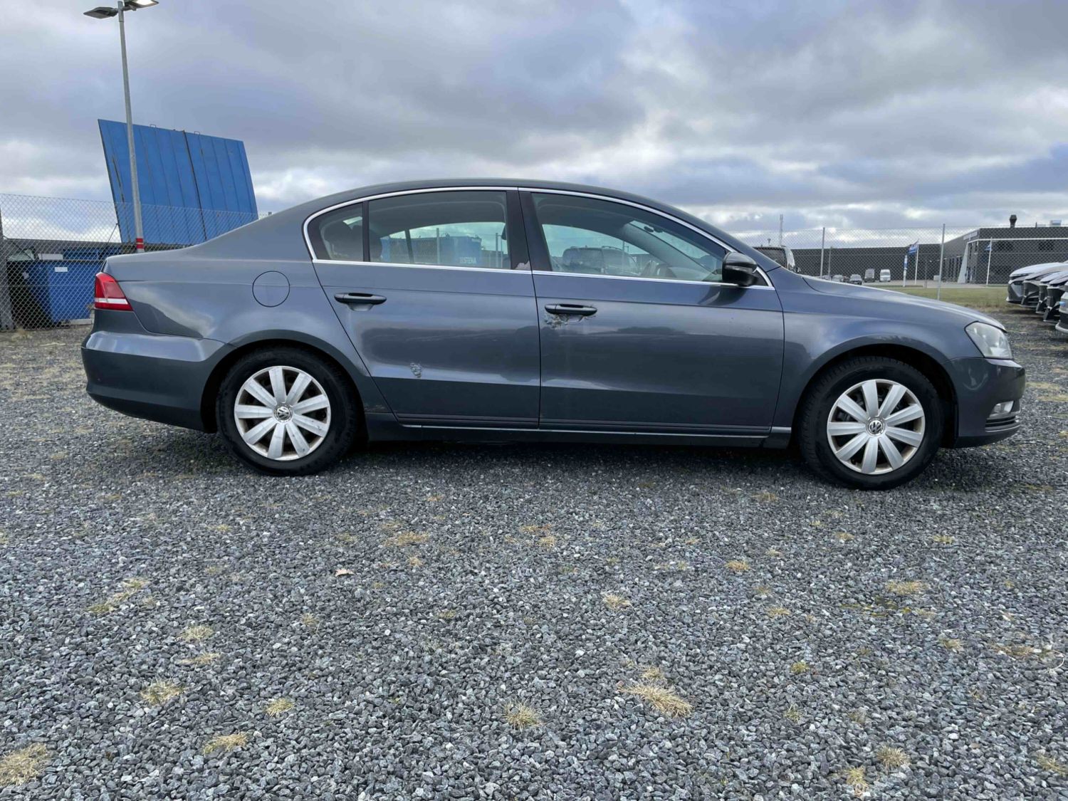 
								Volkswagen Passat full									