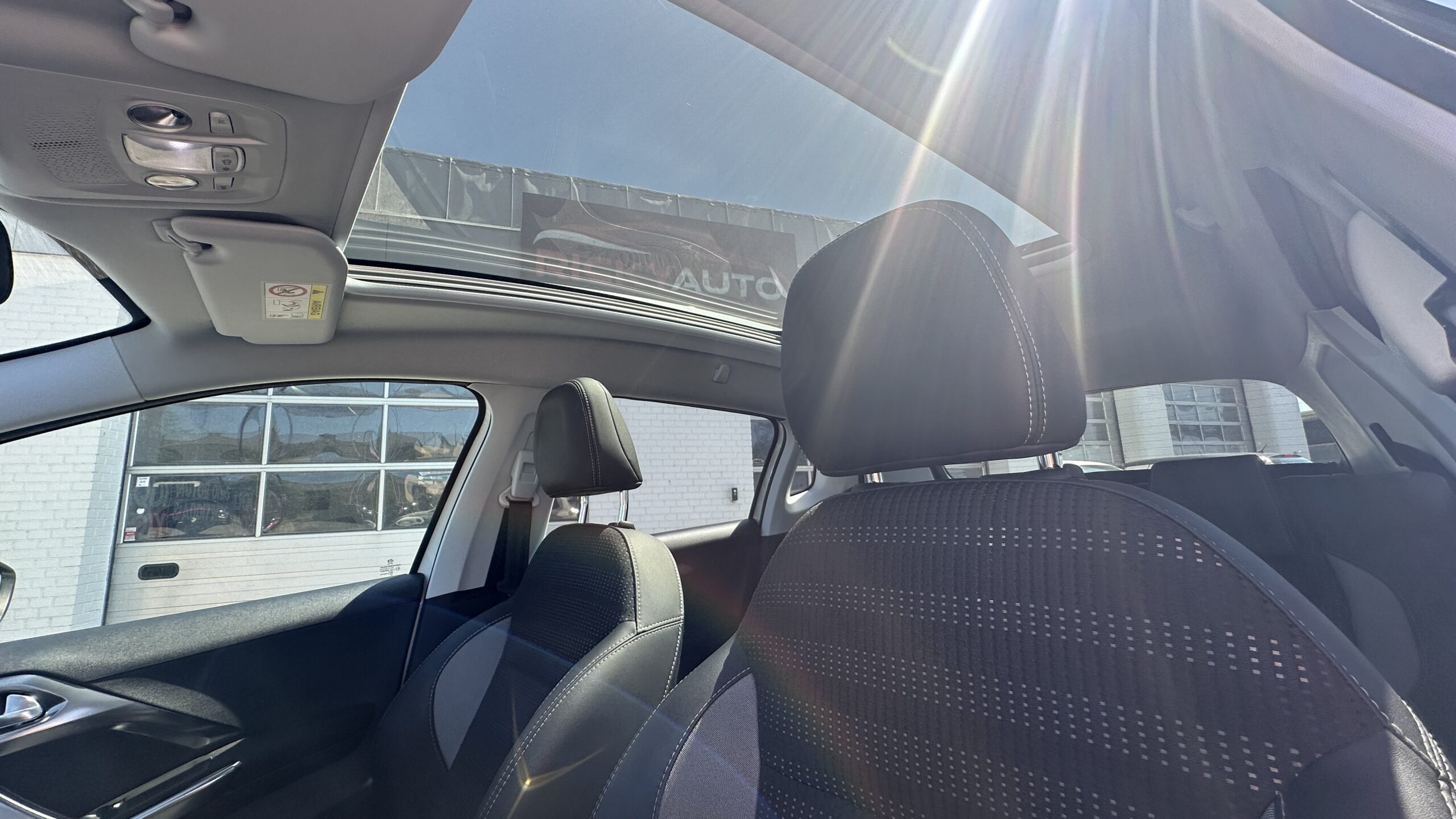 
								Peugeot 2008 1,6 BlueHDi full									