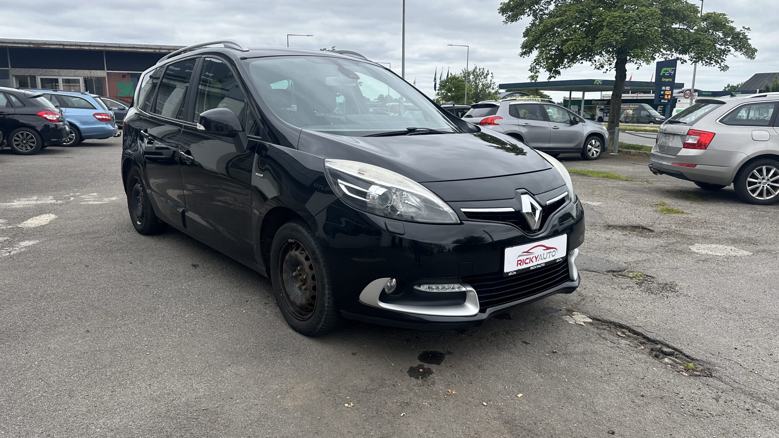
								Renault Grand Scenic III 1,5 dCi EDC 7prs full									