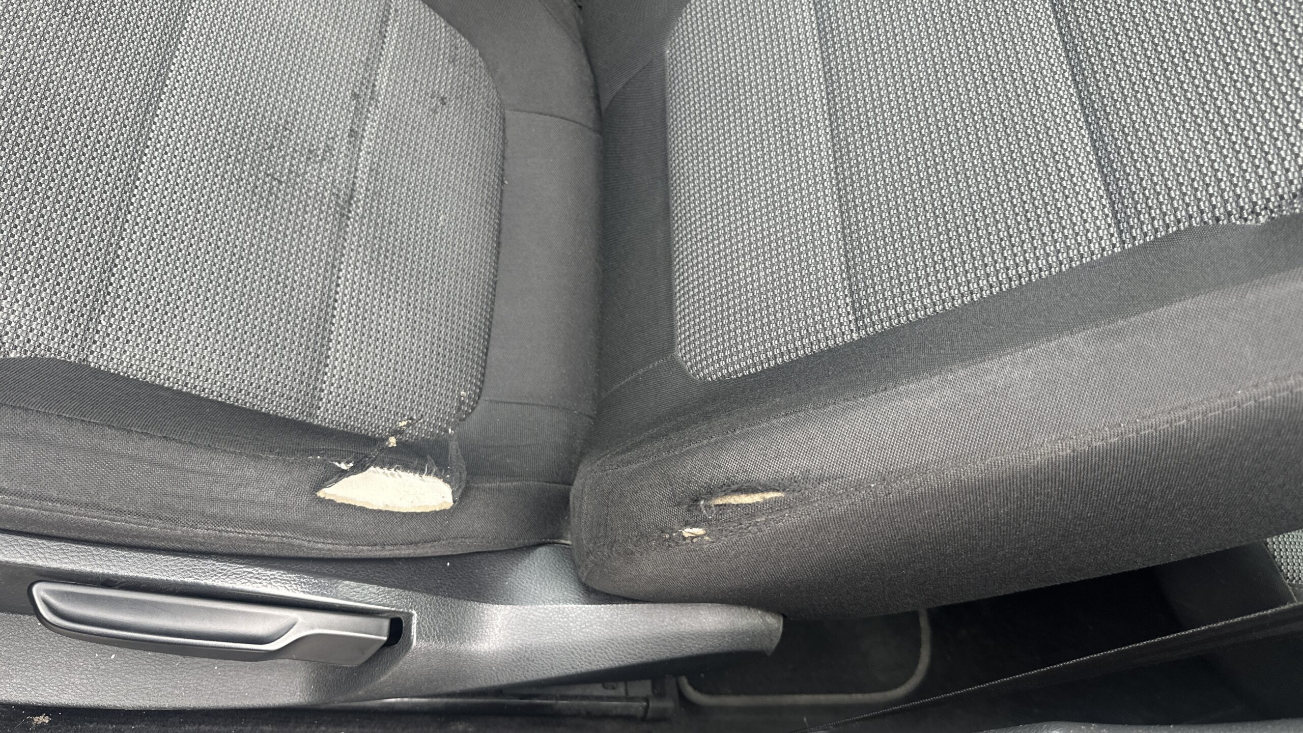 
								VW Passat 1,4 TSi full									