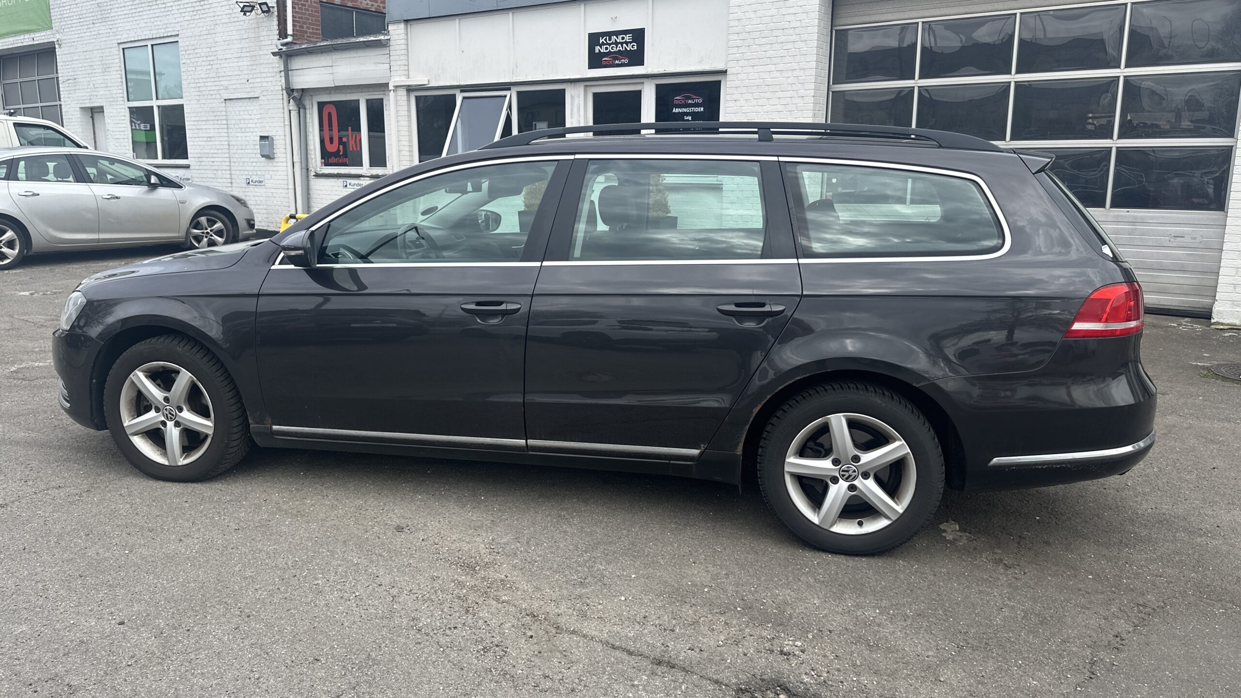 
								VW Passat 1,4 TSi full									