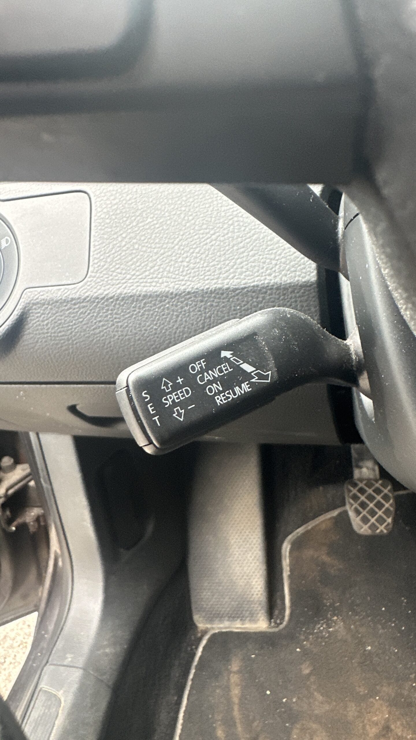 
								VW Passat 1,4 TSi full									