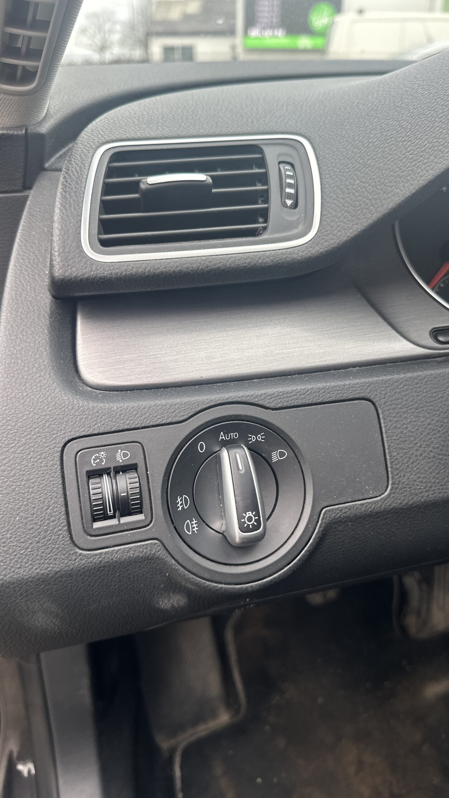 
								VW Passat 1,4 TSi full									