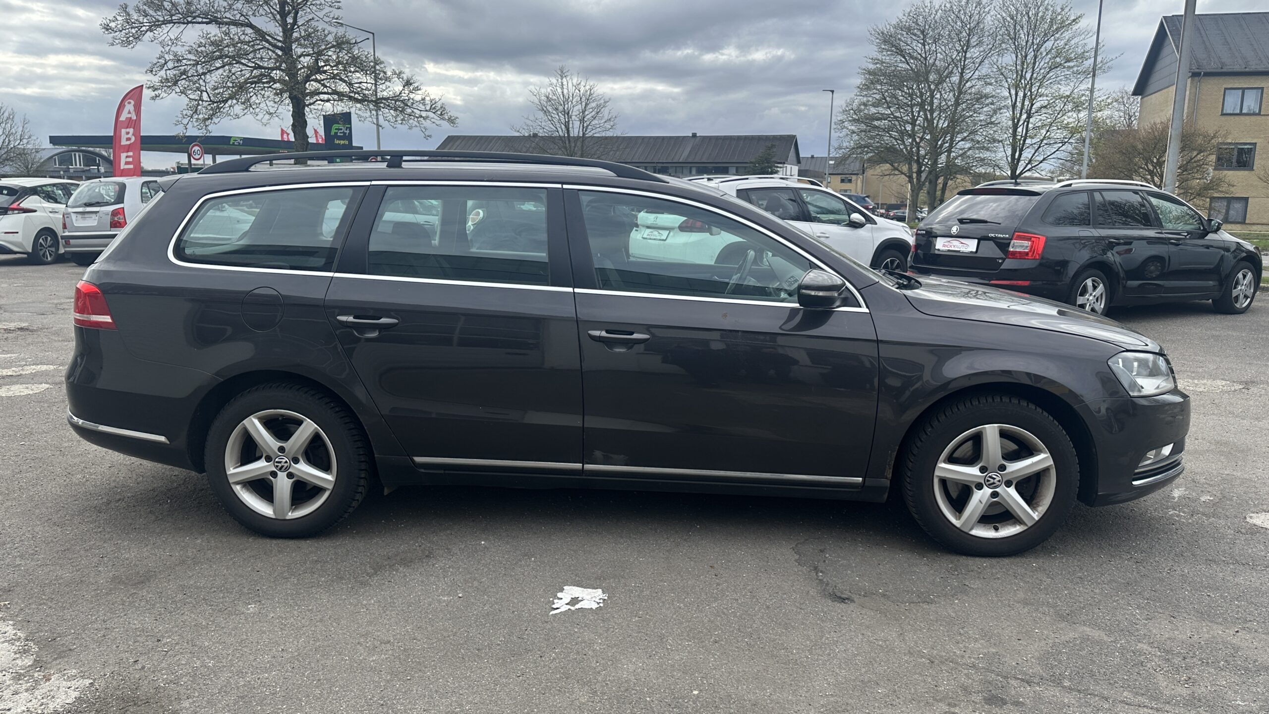 
								VW Passat 1,4 TSi full									