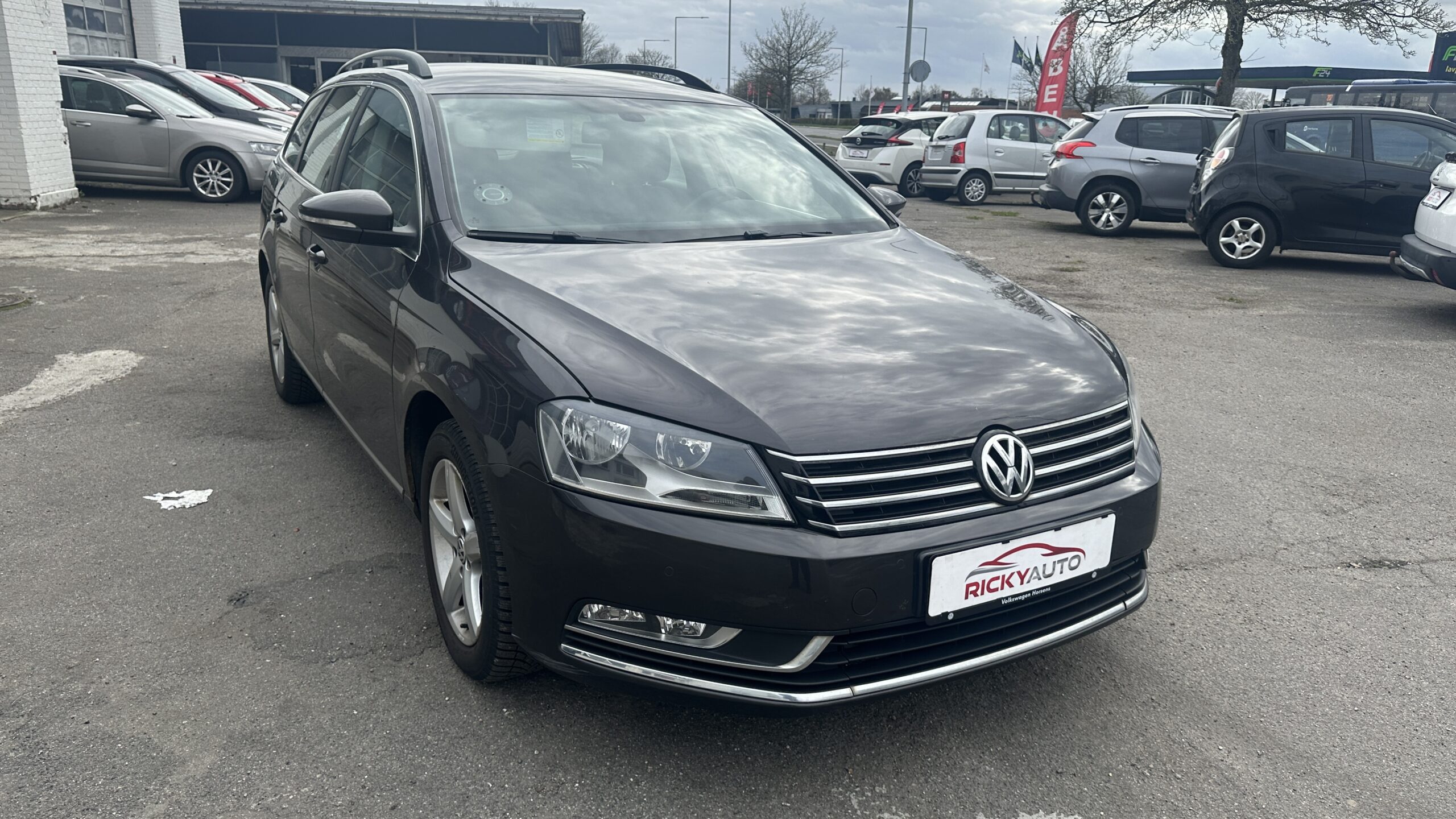 
								VW Passat 1,4 TSi full									