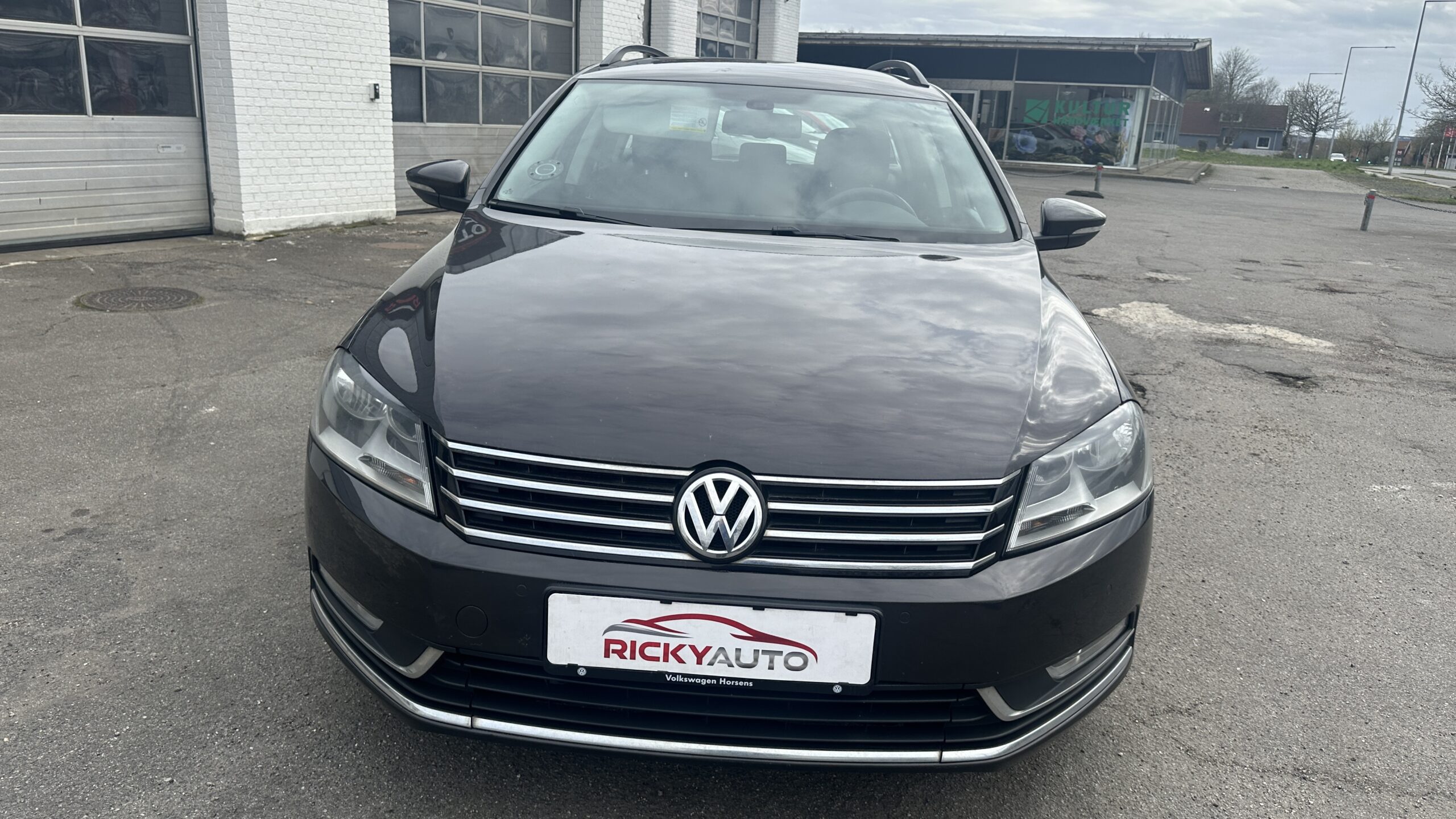 
								VW Passat 1,4 TSi full									