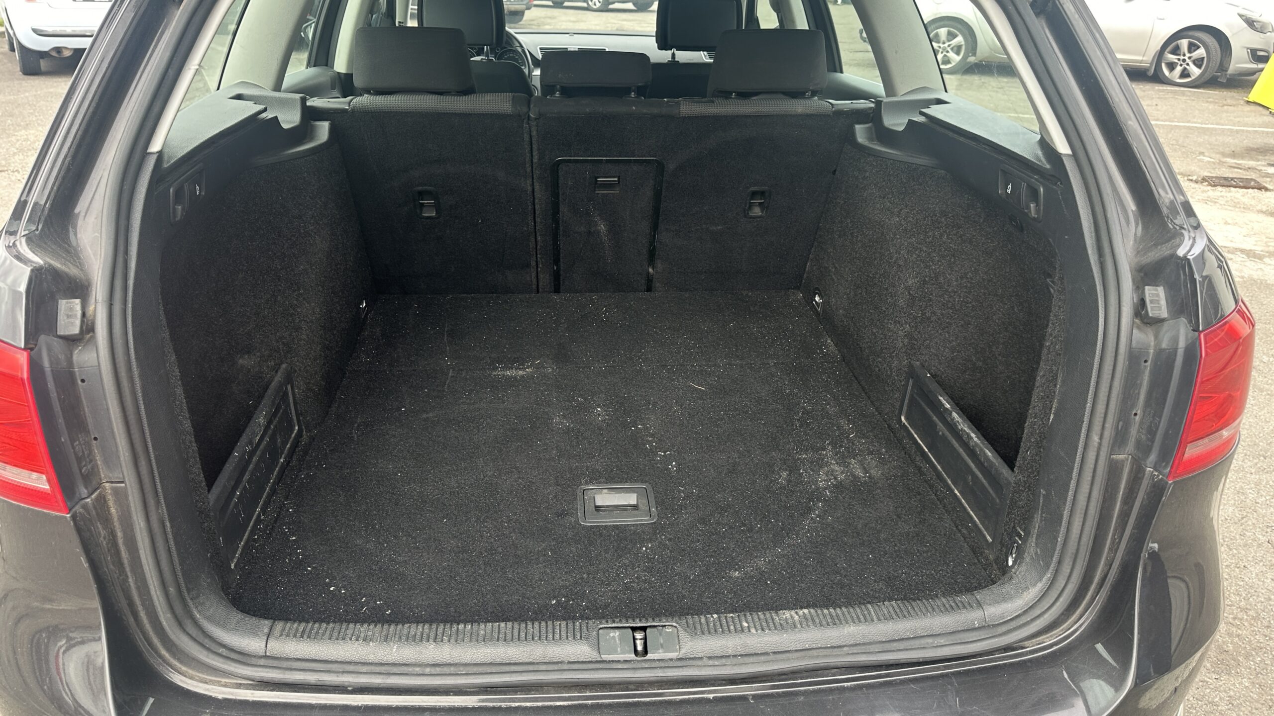 
								VW Passat 1,4 TSi full									