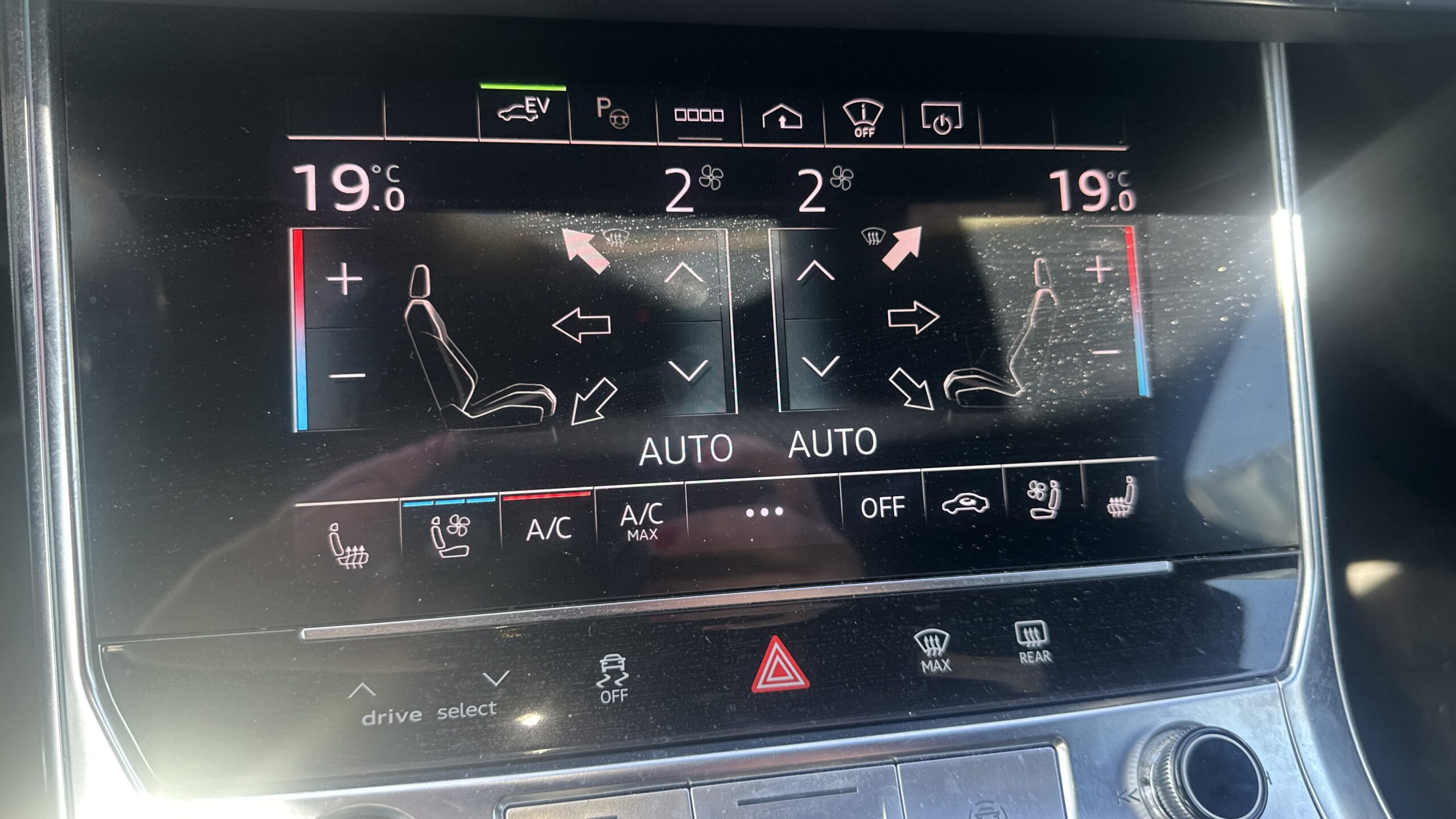 
								Audi A6 AVANT 55 TFSI E – 2,0 Quattro full									
