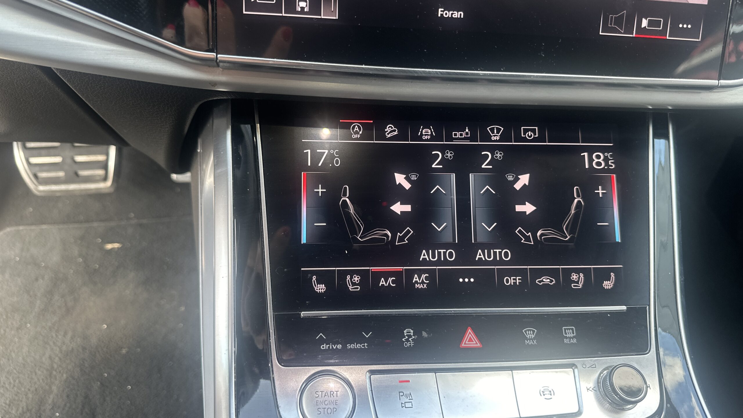 
								Audi Q8 full									