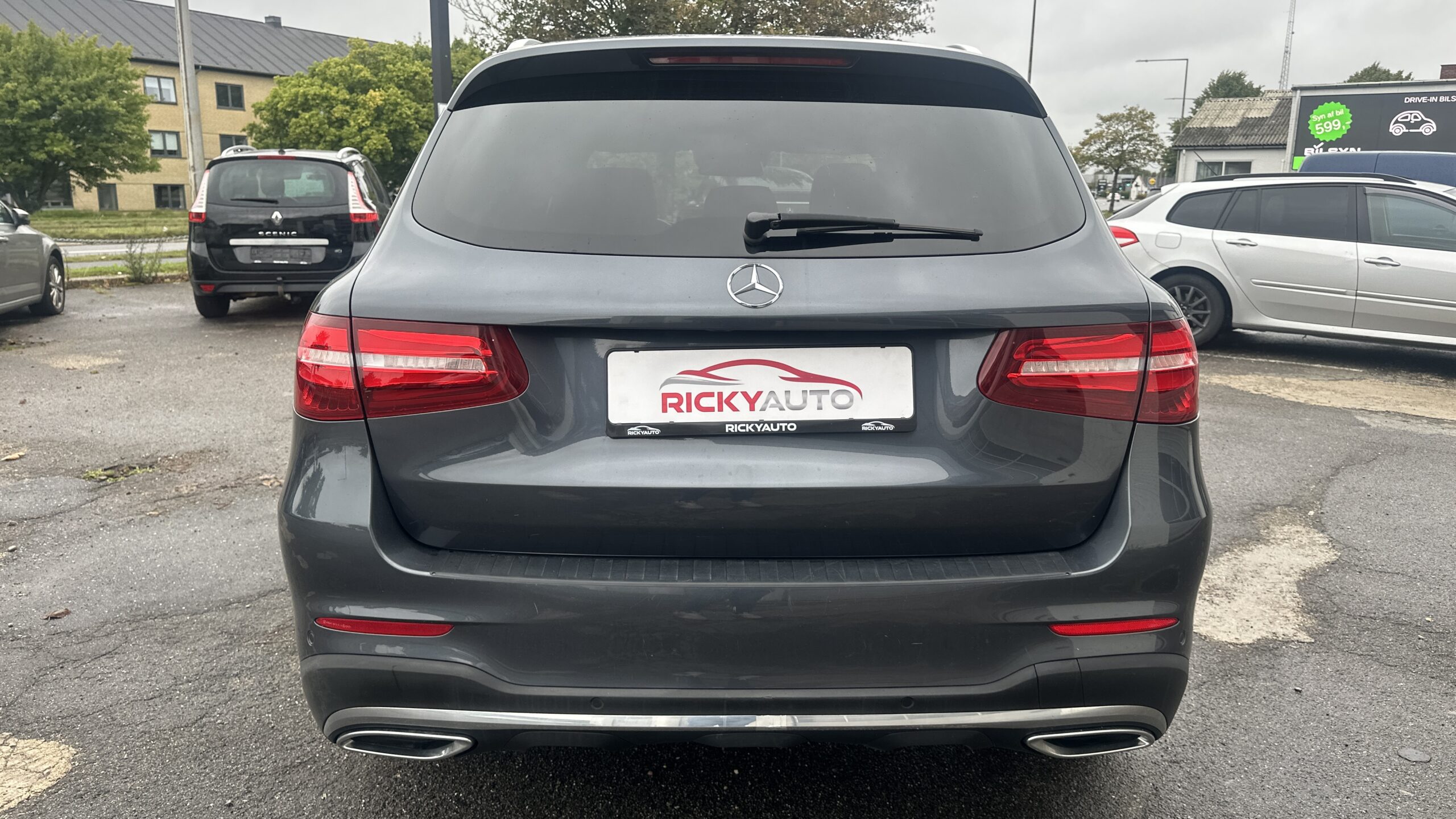
								Mercedes GLC 250d 4Matic full									