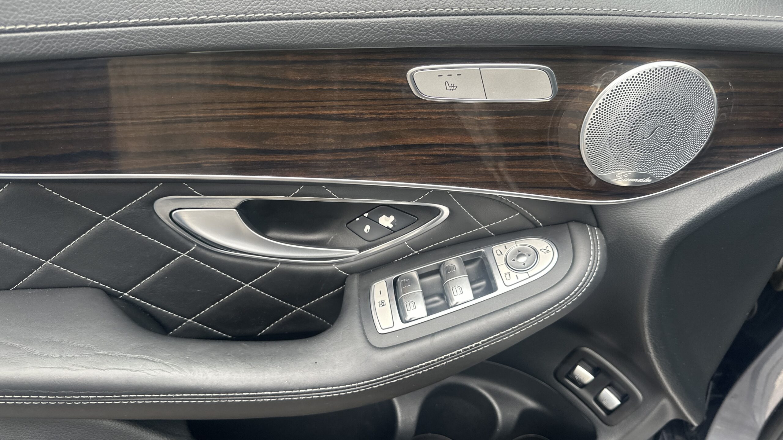 
								Mercedes GLC 250d 4Matic full									