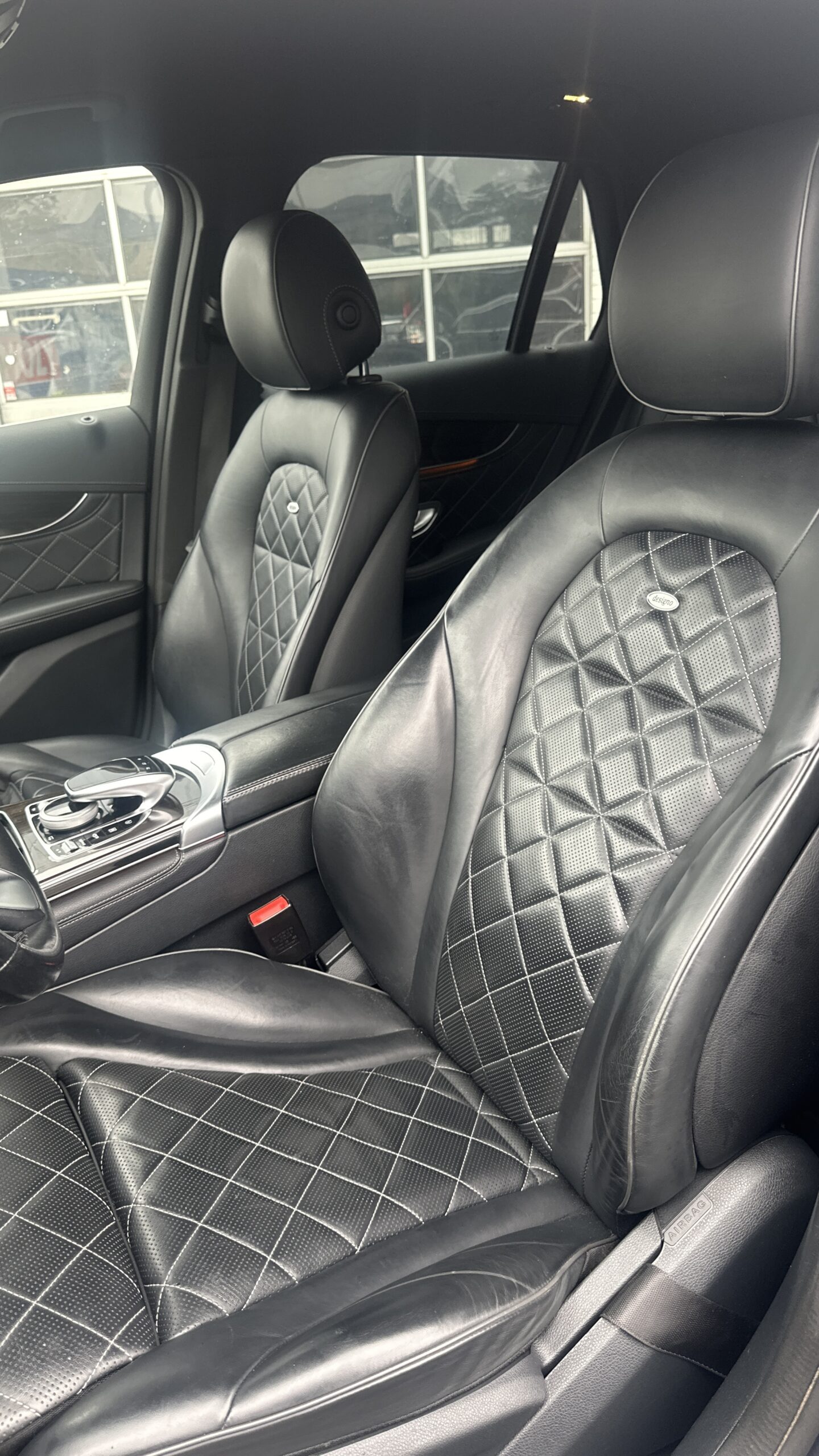 
								Mercedes GLC 250d 4Matic full									