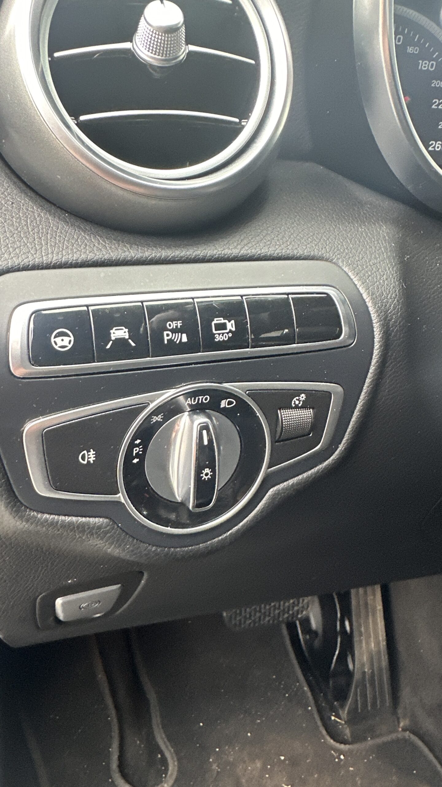 
								Mercedes GLC 250d 4Matic full									