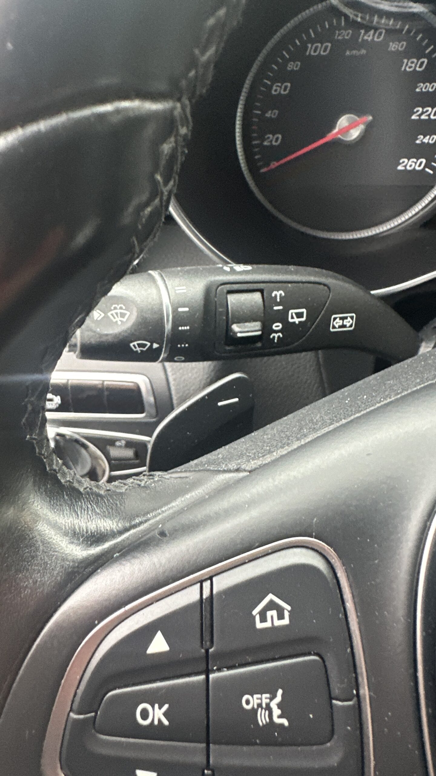 
								Mercedes GLC 250d 4Matic full									
