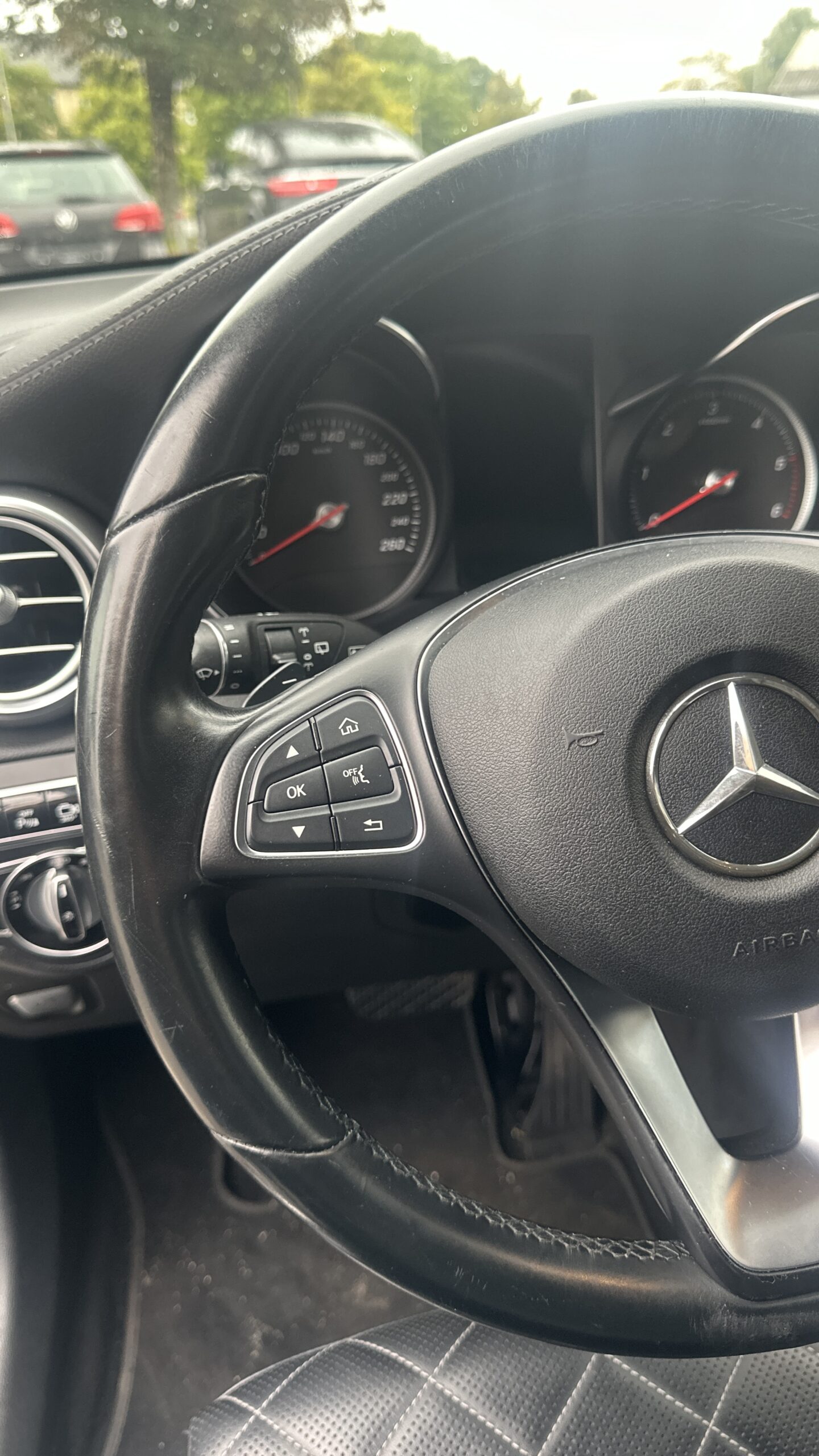 
								Mercedes GLC 250d 4Matic full									
