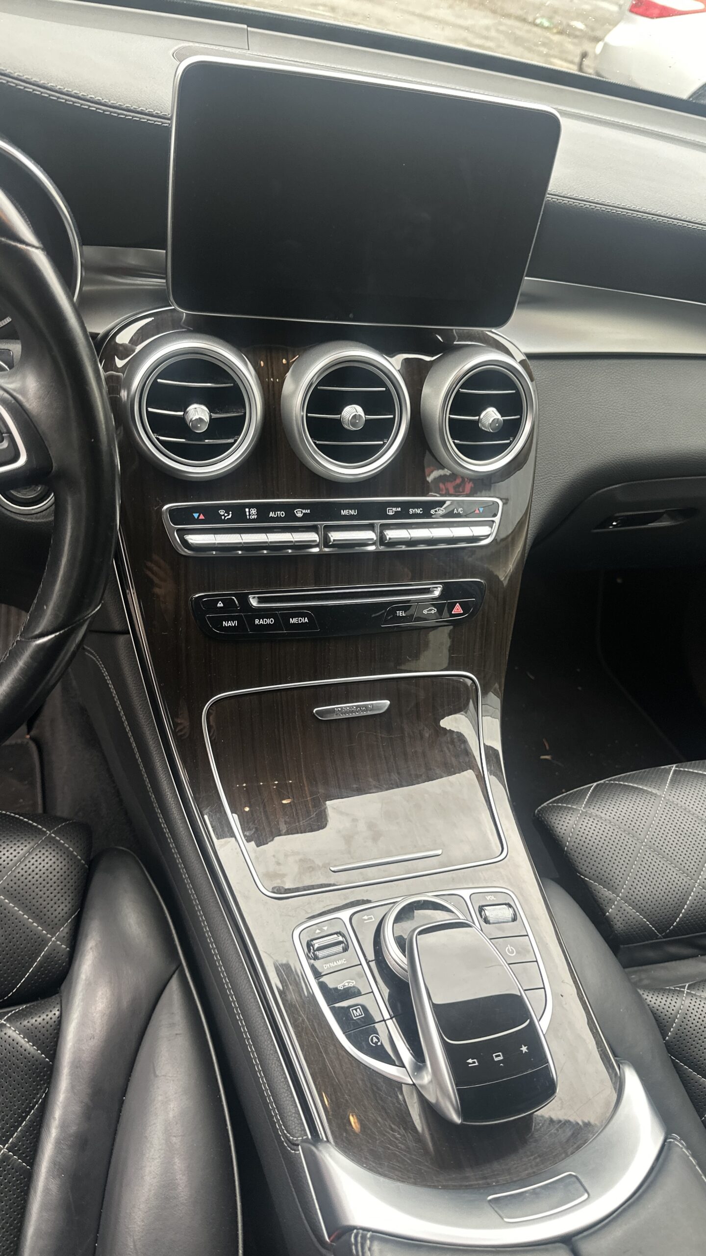 
								Mercedes GLC 250d 4Matic full									